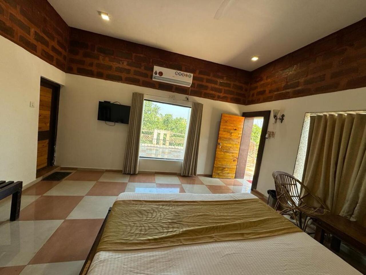 เฆียร ไลอ้อน พอว์ รีสอร์ต พร้อมสระว่ายน้ำ Hotel ชาซันเกอร์ ภายนอก รูปภาพ
